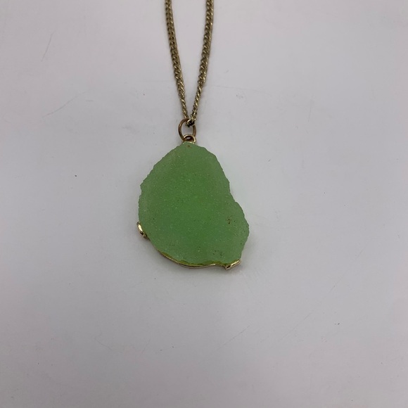 Long Vintage BOHO Necklace With Lime Green Geode Crystal Pendant 34” - Picture 4 of 5